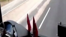 Otomobil ile çarpışan traktör ikiye bölündü