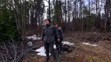 ¡Reparamos una camioneta volteada que encontramos en el bosque!