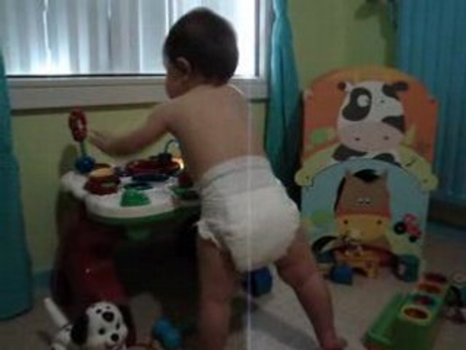 (nolan et ses jouets) 010