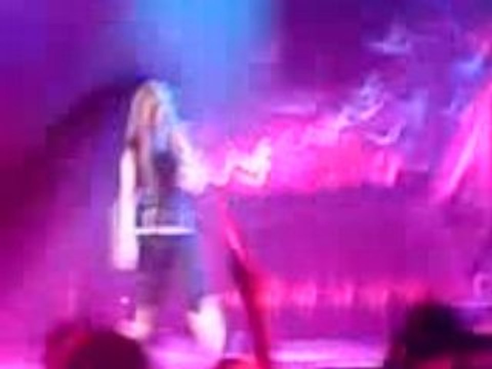 jonas brothers and avril lavigne tour 15