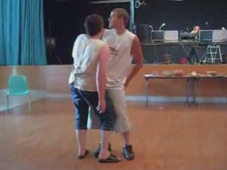 dan danse le zouk avec sa mère