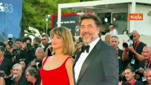 Penelope Cruz con un red dress sul tappeto rosso di Venezia 83