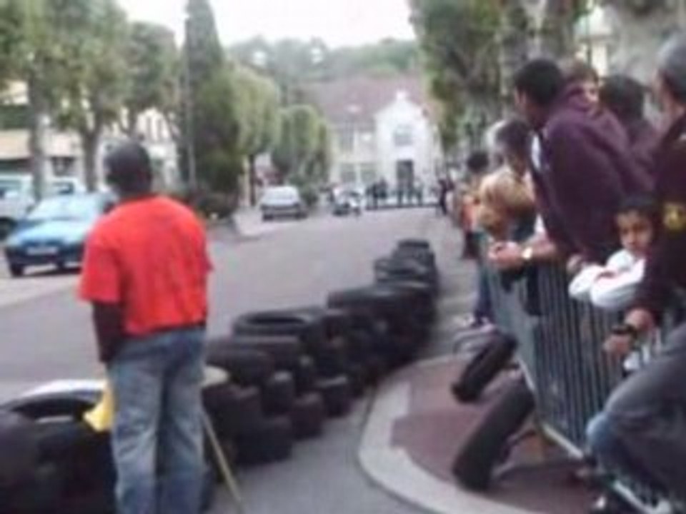 Course au creusot sous la pluit  spectacle (1)