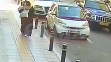 Βίντεο με το ασθενοφόρο που μετέφερε τον Μαζωνάκη