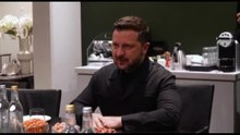 L'aereo di Zelensky "sfiorato da un drone". Trump: Putin vuole accordo