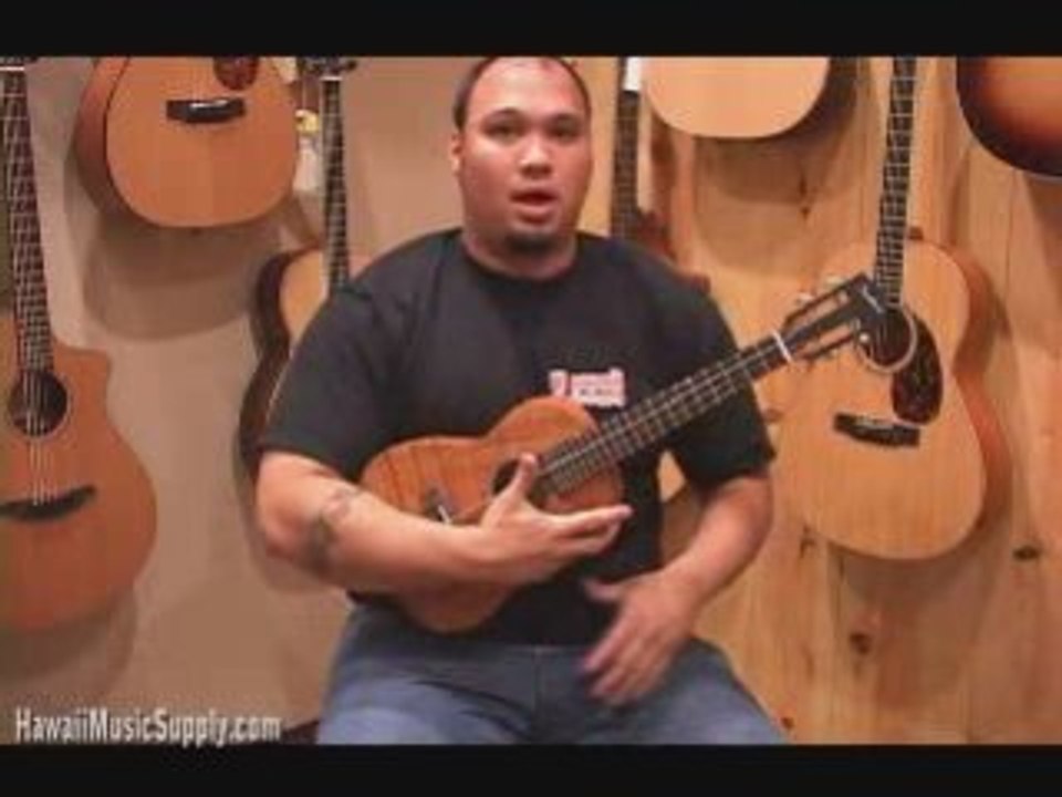 Free Ukulele Lesson - How to Tune and Hold Your Ukulele
