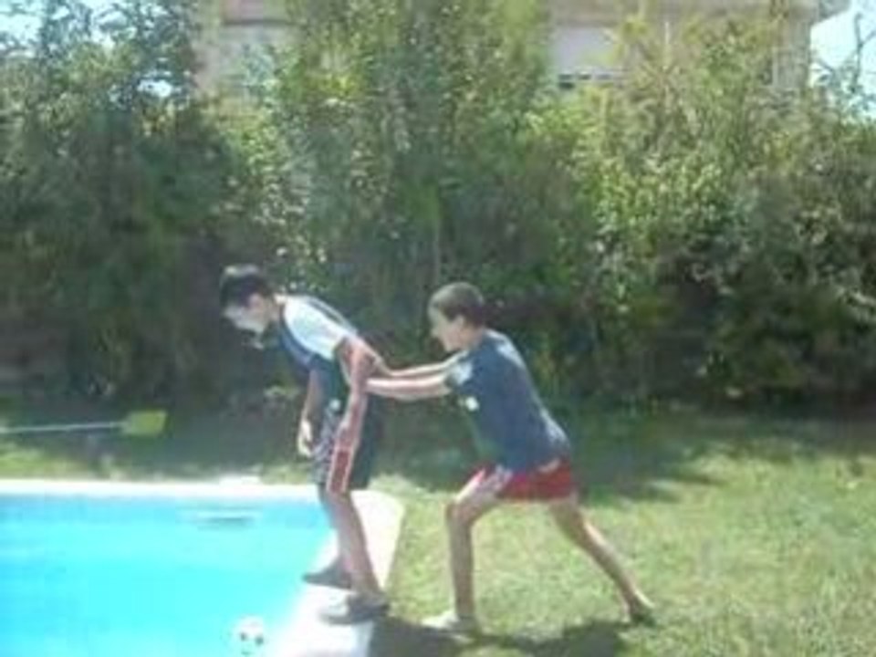 moche dans la pisine