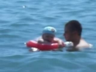 Mathys et papa dans l'eau