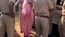 राजस्थान निकाय चुनाव: चिड़ावा में बुर्का-घूंघट हटवाकर फोटो लेने पर हंगामा
