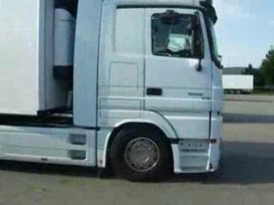 camion v8 mercedes
