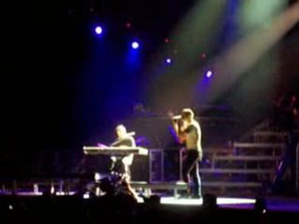 Linkin Park - PUSHING ME AWAY