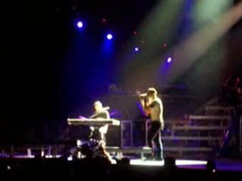 Linkin Park - PUSHING ME AWAY