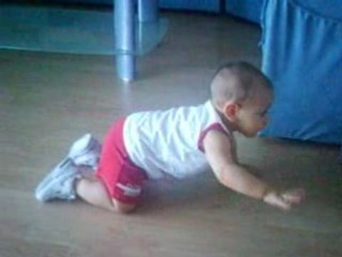 Yanis a 4 pattes a 11 mois