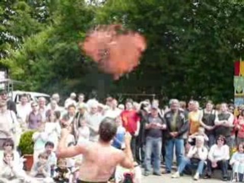 cracheur de feu médiéval gavray 2008