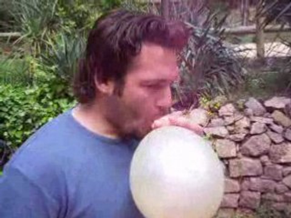 Gros teste l'hélium...