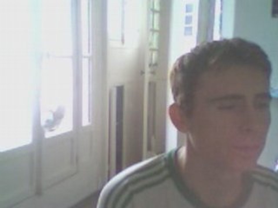 Wiwi égratigne "Ne t'en va pas ne t'en va pas"