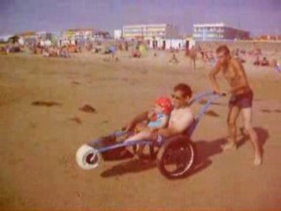 Nous accompagnons papa à la mer