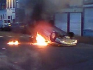 Voiture incendié retourné 14 juillet roubaix alma