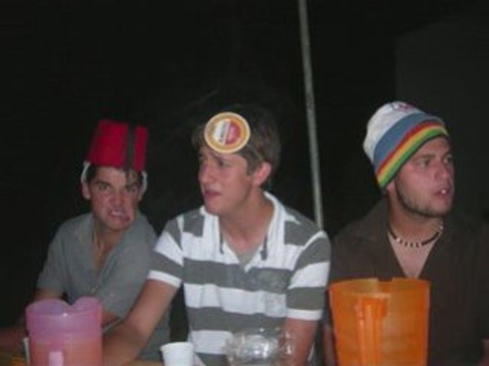 SOIREE CHAPEAUX