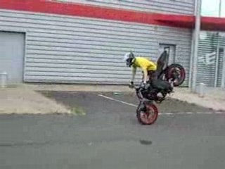 stoppie by vins'