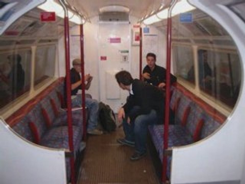 LONDON Moments