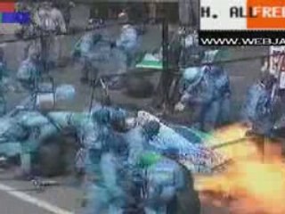 - HORROR - VERSTAPPEN'S FORMULA 1 BENETTON BURNS IN THE PITS