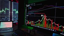 How does fundamental analysis work in the stock market ?