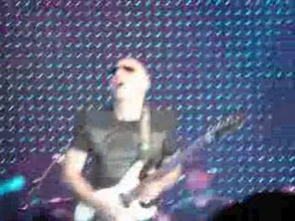 Flying in the blue dream