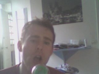 Wiwi égratigne "Party line"