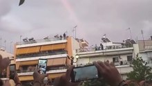 Ανατριχίλα στην κηδεία του Γιώργου Μαζωνάκη: Ουράνιο τόξο εμφανίστηκε στον ουρανό της Νίκαιας - Τι συμβολίζει