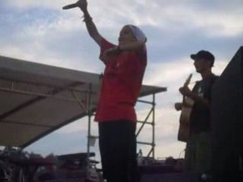 Keny Arkana_Entre Les Lignes, Clouée Au Sol III