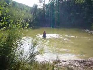 moi entrain de nager avec lui