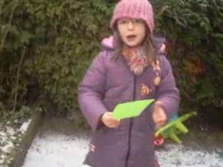 Bijou et ses prmiers pas dans la neige