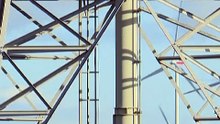 Spór o sieci energetyczne. Parlament Europejski naciska na szybsze pozwolenia