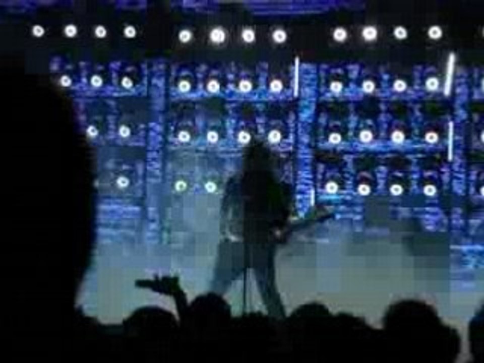 Nine_Inch_Nails_-_Getting_Smaller_live_Calg