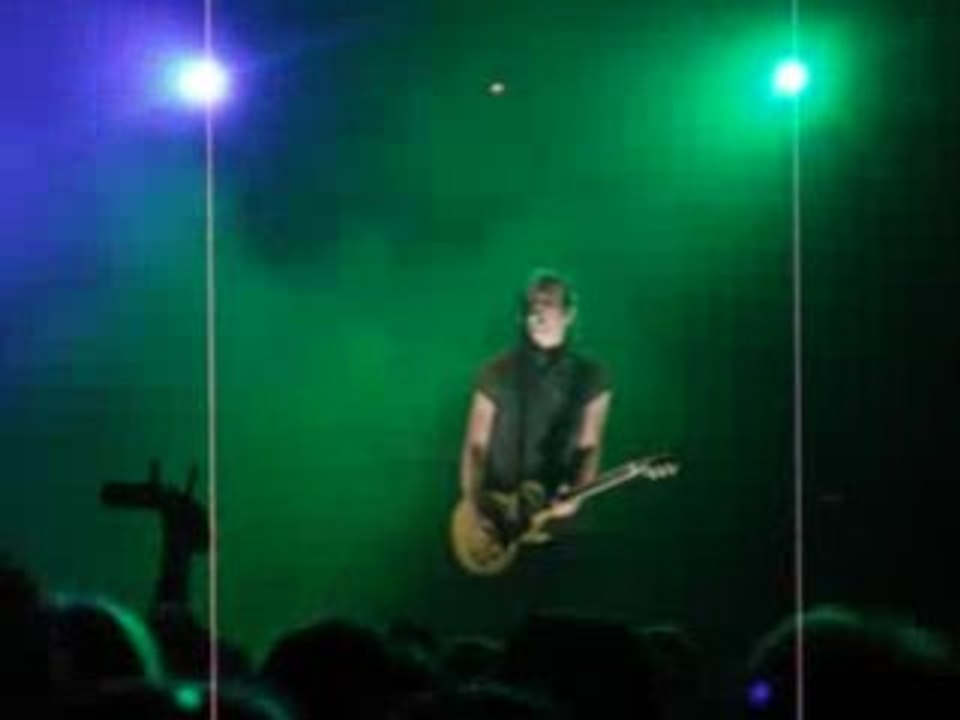 Nine_Inch_Nails_-_God_Given_live_Calg