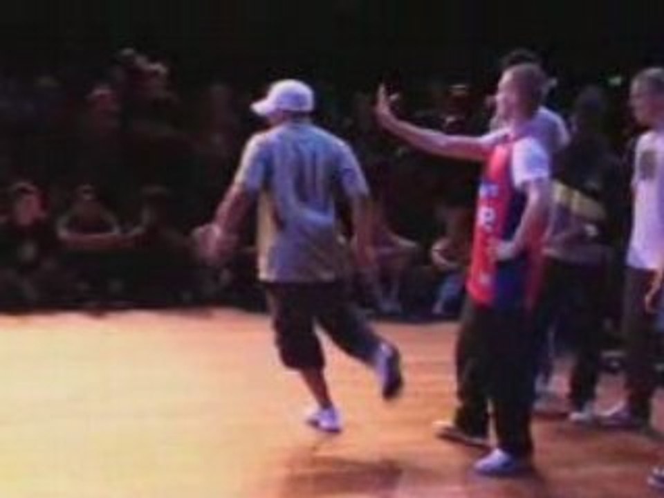 Uk Bboy - Europ Preliminary 2008 - Chyle Crew Vs Regged Solution