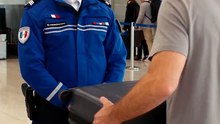 La pire valise de l'histoire de la douane française !