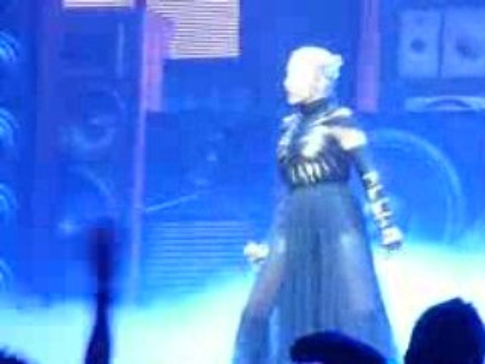 Kylie X Tour 2008 ...::: Speakerphone :::... 30 Jul 08