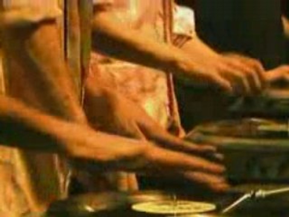 Birdy Nam Nam Live In Paris Stéphane