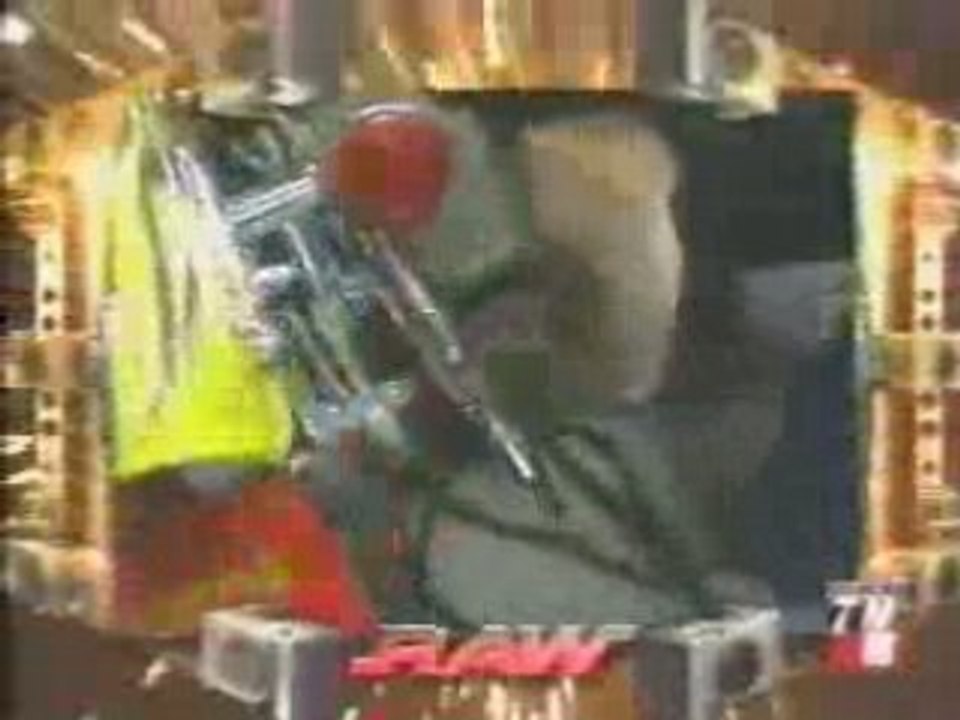 The Undertaker kicks Hogan's Ass!