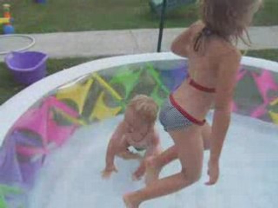 Dans la piscine