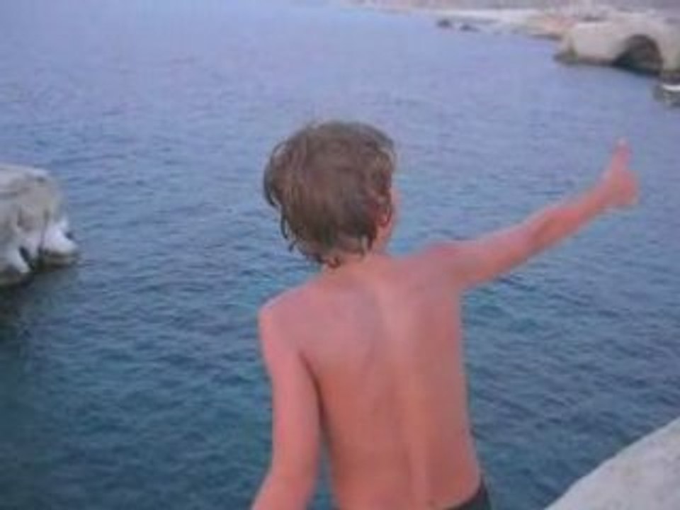 Ludo's jump à Sarakiniko