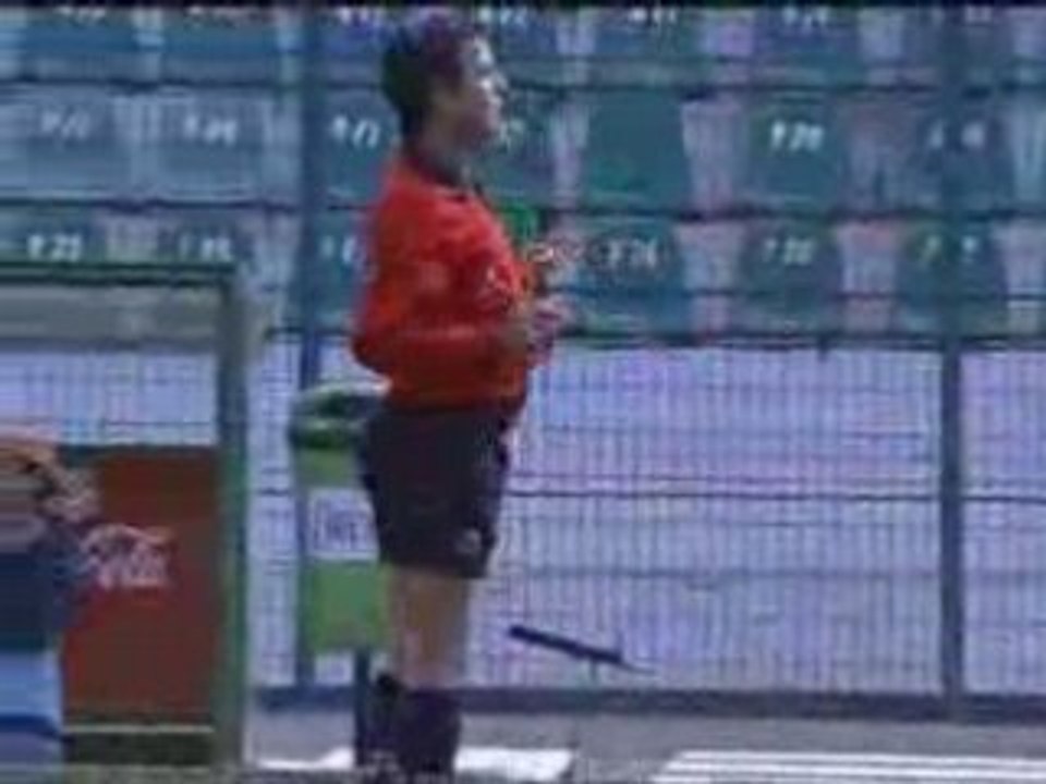 Video Arbitre ridicule - arbitre, ridicule, foot, football, barthez - Dailymotion Partagez vos vidéos