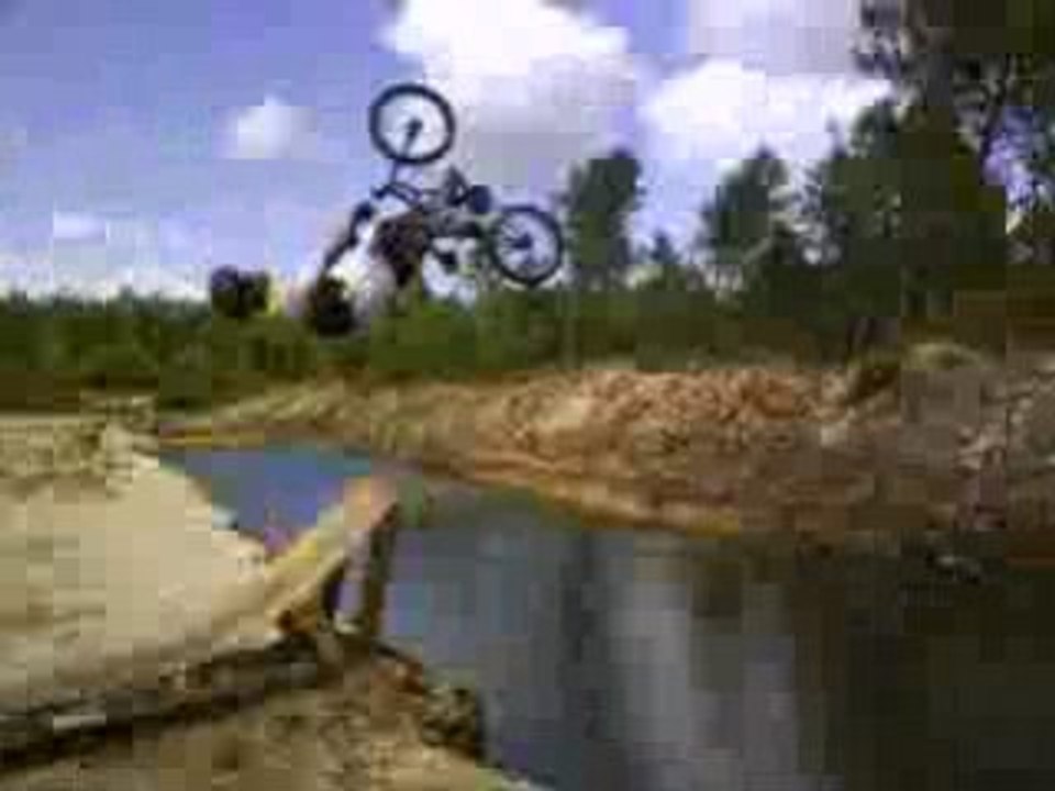 Backflip water jump Bmx Bisca