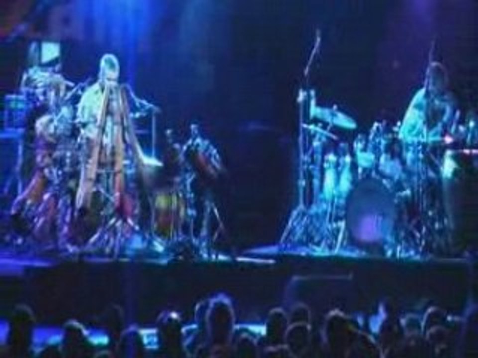 Xavier Rudd - let me be en live à Esperanzah 1er Août 2008