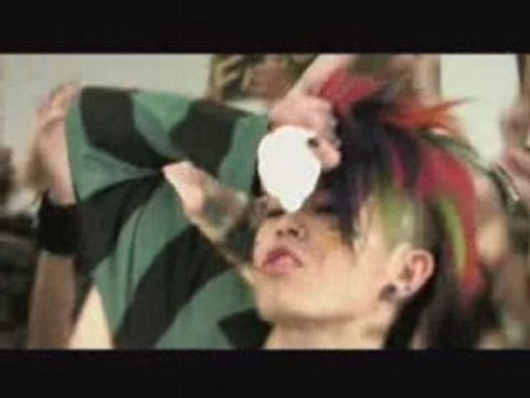 Miyavi & Dir En Grey - Call On Me