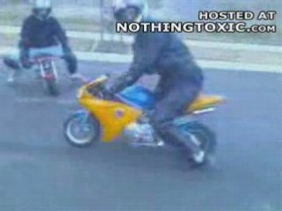 Regis et son pocket bike