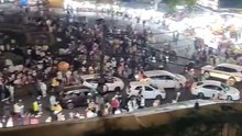 Vietnam'ın En Hareketli Gece Pazarlarından Biri! 🌃