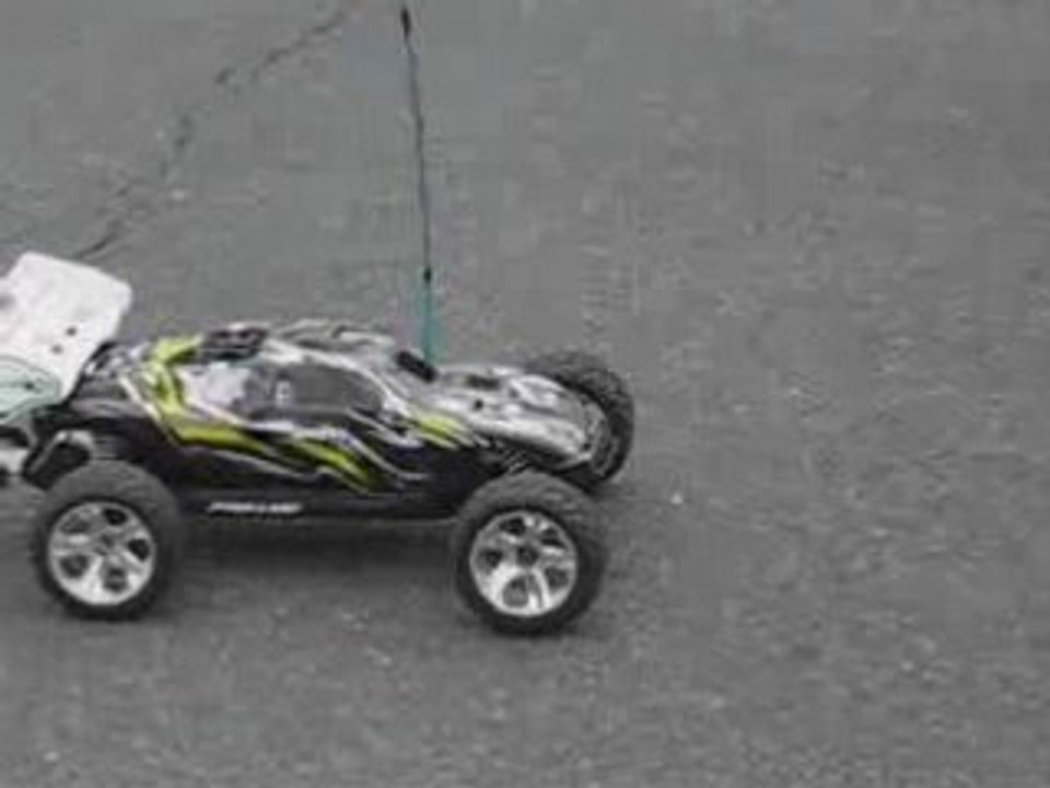 Séance de wheelie en jato